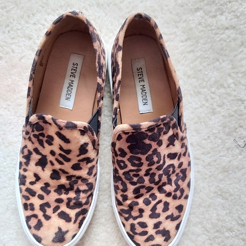 STEVE MADDEN CHEETAH SNEAKERS S: 7.5
